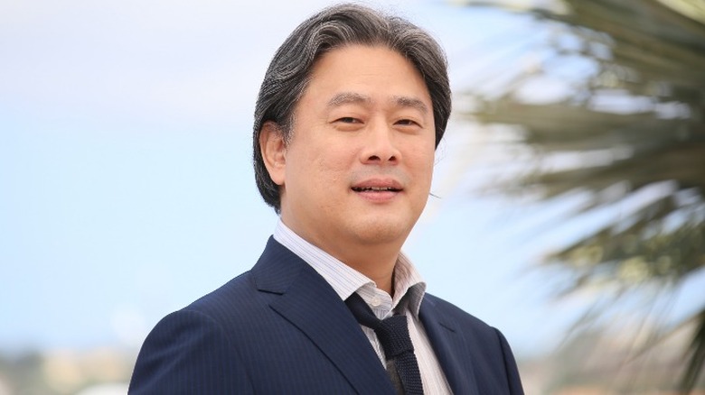 Park Chan-wook poses for pictures