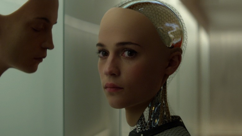 Alicia Vikander as Ava looking to the side in Ex Machina.