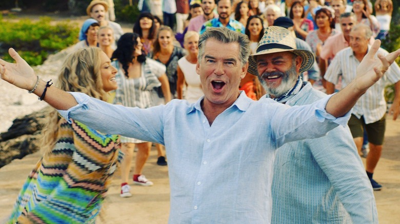 Pierce Brosnan dance sing Amanda Seyfried