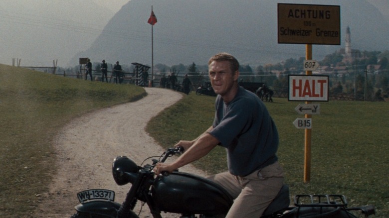 Steve McQueen as Hilts on a motorcycle in The Great Escape