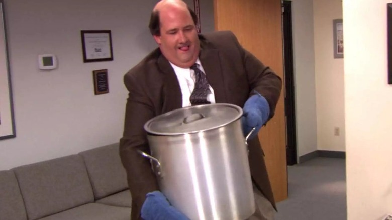 kevin carrying chili the office