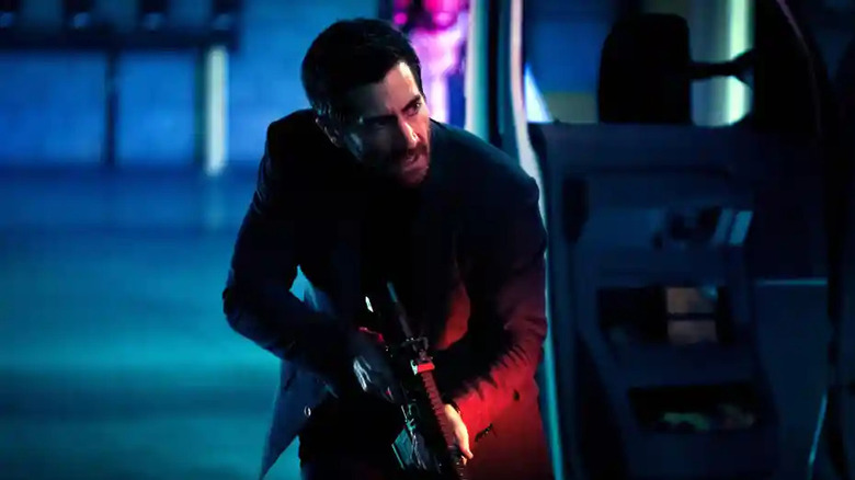 Jake Gyllenhaal wields gun in Ambulance