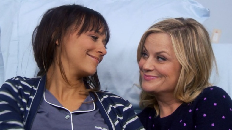 Rashida Jones and Amy Poehler in bed