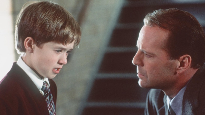 Bruce Willis talks to Haley Joel Osment