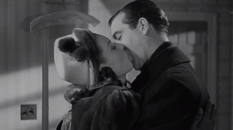 Miracle on 34th Street Maureen O'Hara and John Payne kiss