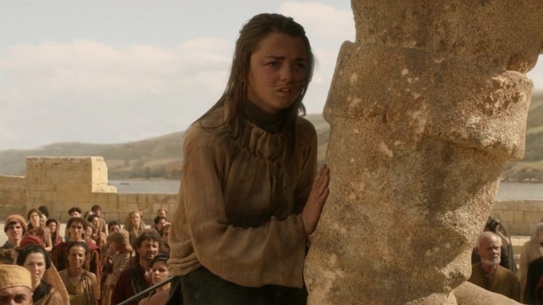 Arya hides behind Baelor