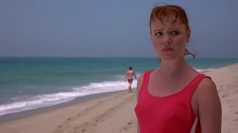 Lauren Ambrose, festa psicótica na praia