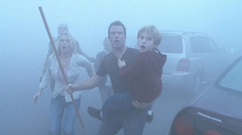 The Mist, the main gang looking at the mist monsters