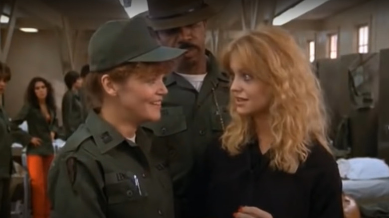 Goldie Hawn and Eileen Brennan in barracks