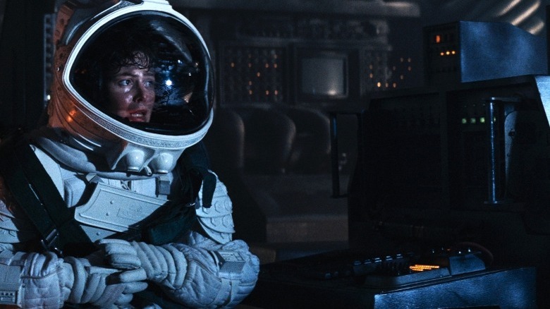 Sigourney Weaver hides in spacesuit in Alien