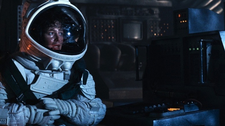 Sigourney Weaver hides in spacesuit in Alien