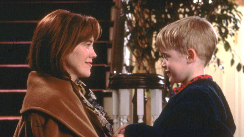 Kevin McCallister and mom holding hands