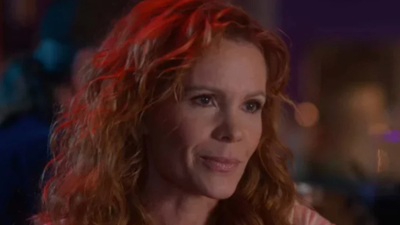 Robyn Lively smiling