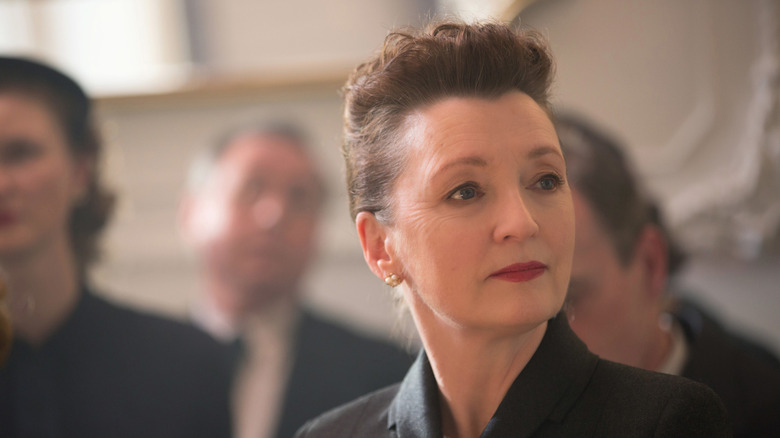 Lesley Manville pearls Phantom Thread