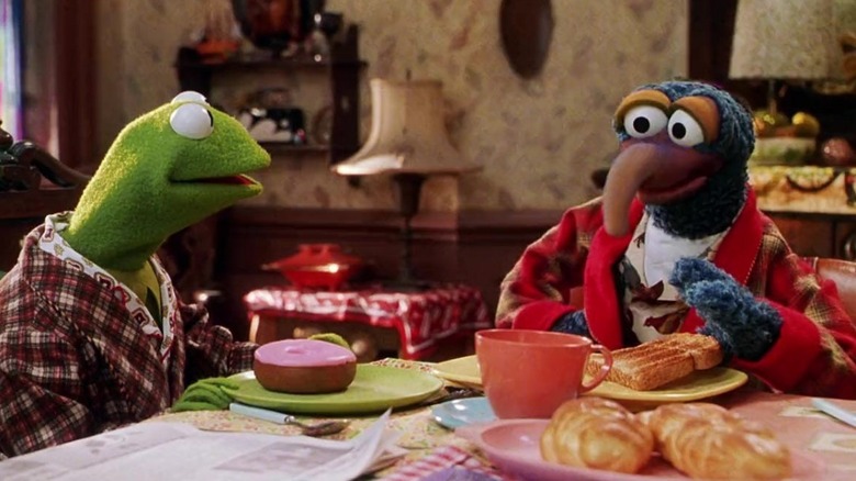 Kermit and Gonzo breakfast