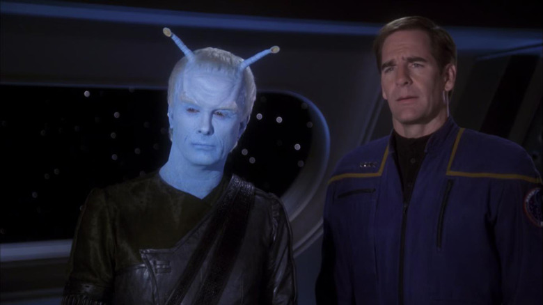 Shran stands next to Archer in Star Trek: Enterprise