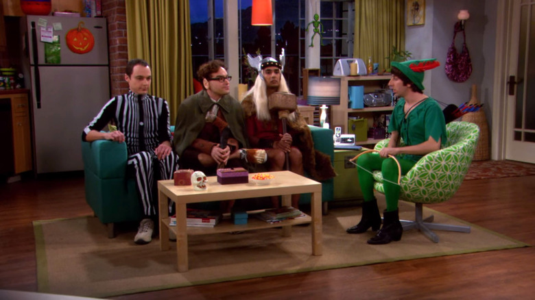 Chicos disfrazados como The Big Bang Theory para Halloween