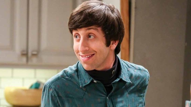 Howard grinning and wearing a blue shirt on The Big Bang Theory