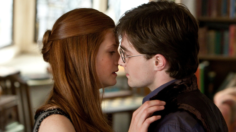 Ginny and Harry about to kiss in Harry Potter and the Deathly Hallows: Part 1