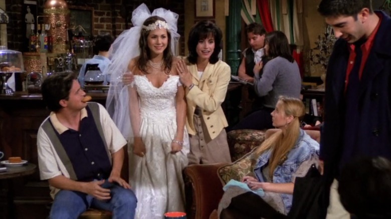 Matthew Perry, Jennifer Aniston, Courtney Cox, Lisa Kudrow, and David Schwimmer in Friends