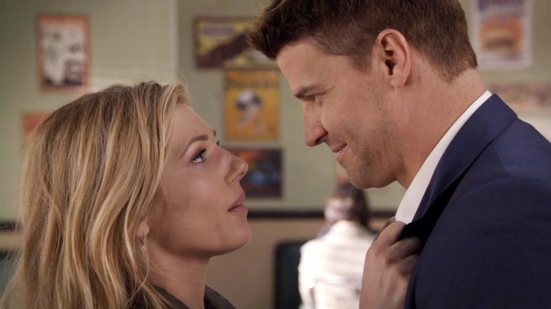 Hannah and Booth talking and about to kiss on Bones