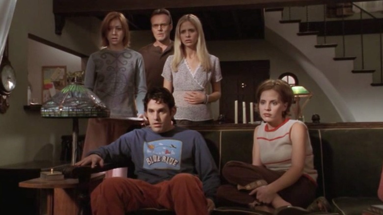 Alyson Hannigan, Nicholas Brendon, Anthony Stewart Head, Sarah Michelle Gellar, and Emma Caulfield in Buffy the Vampire Slayer