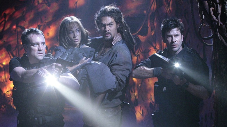 Coronel Joe Sheppard e Ronon Dex resgatando seus colegas de equipe em Stargate Atlantis