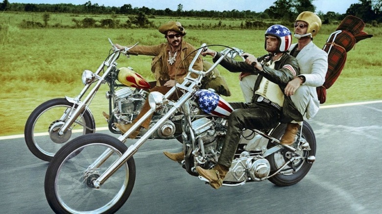 George Hanson hitches a motorcycle ride with Captain America and Billy in Easy Rider