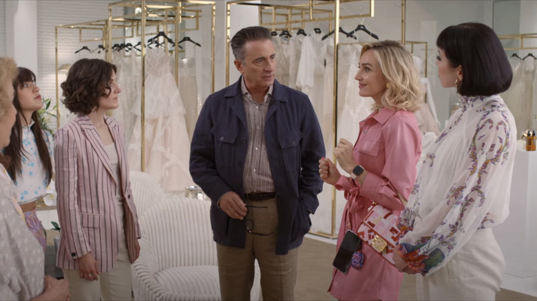 Andy Garcia talks to Chloe Fineman in the Father of the Bride remake