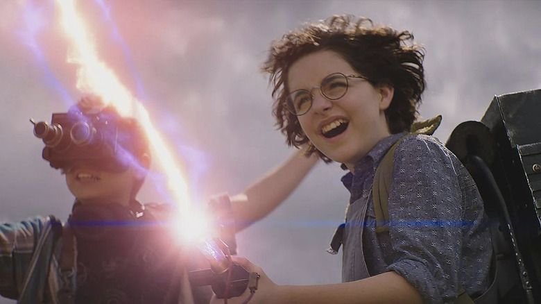 Phoebe Spengler shooting a proton stream in Ghostbusters: Afterlife