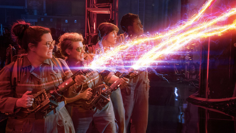 Ghostbusters: Answer the Call team shooting proton streams