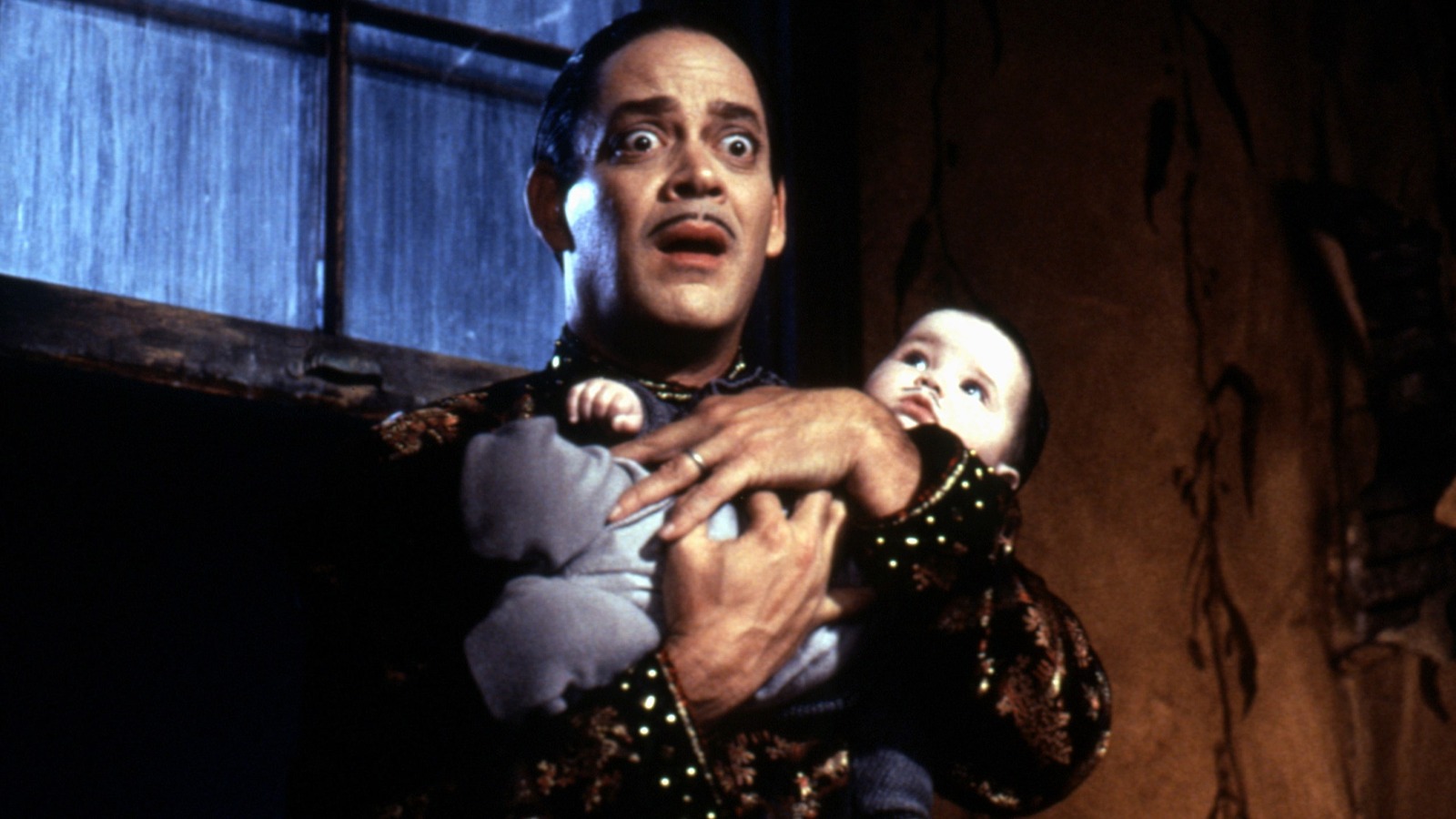 Uncle Fester and Debbie - Addams Family Values - Snog The Frog