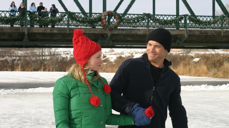 Amy Smart and Ryan Reynolds ice skating in Just Friends