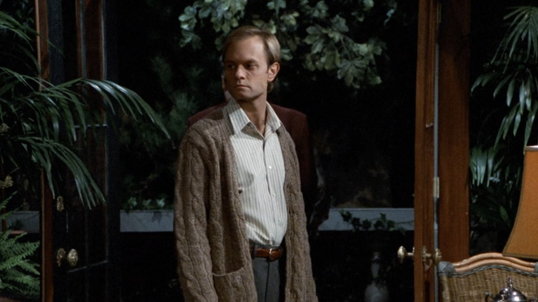 David Hyde Pierce's Niles looks at his apartment for the last time in Frasier