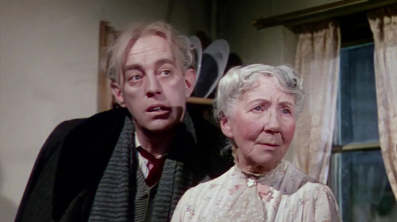 Alec Guinness and Katie Johnson in The Ladykillers (1955)