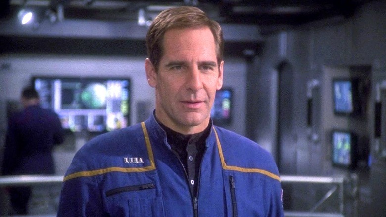 Scott Bakula as Captain Archer commands the Enterprise