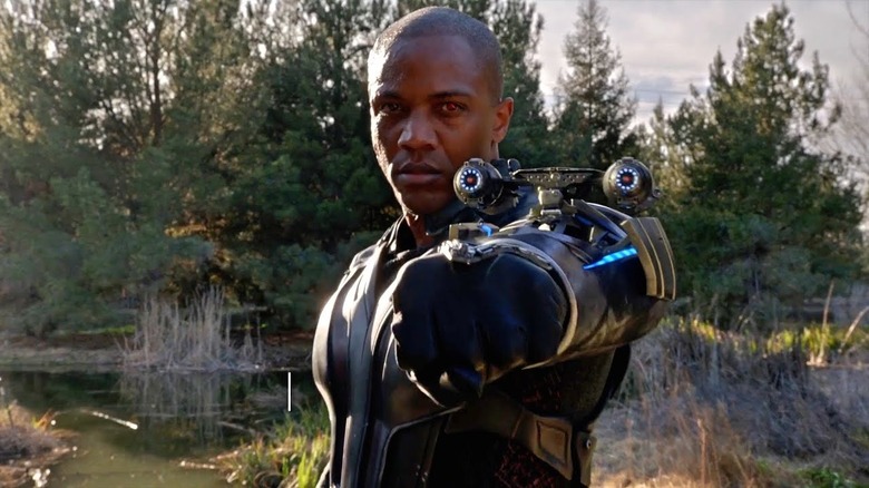 Deathlok aiming weapon