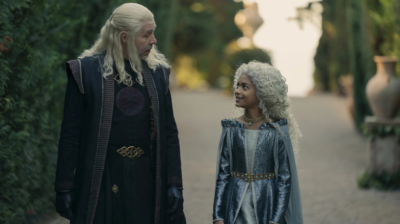Viserys and Laena talking House of the Dragon