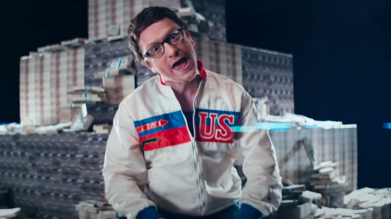 Akiva Shaffer no videoclipe de The Lonely Island Diaper Money