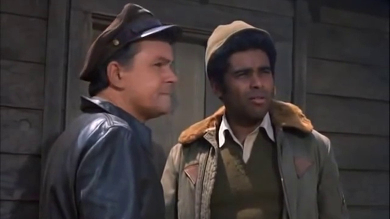 Kenneth Washington y Bob Crane divirtiéndose en Hogan's Heroes