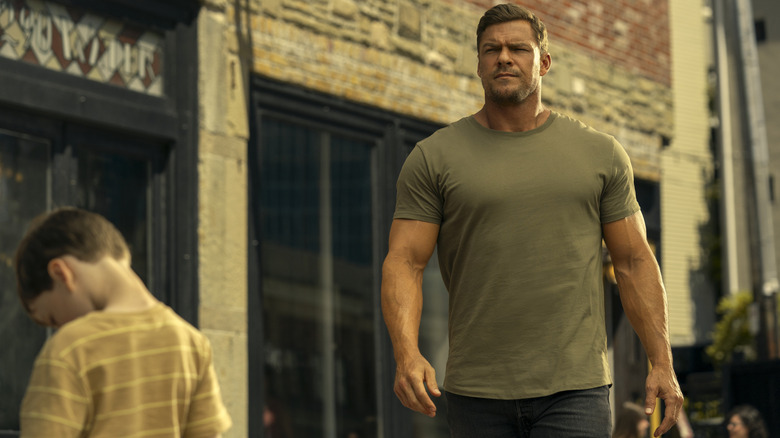 Alan Ritchson as Jack Reacher in the new season of Reacher