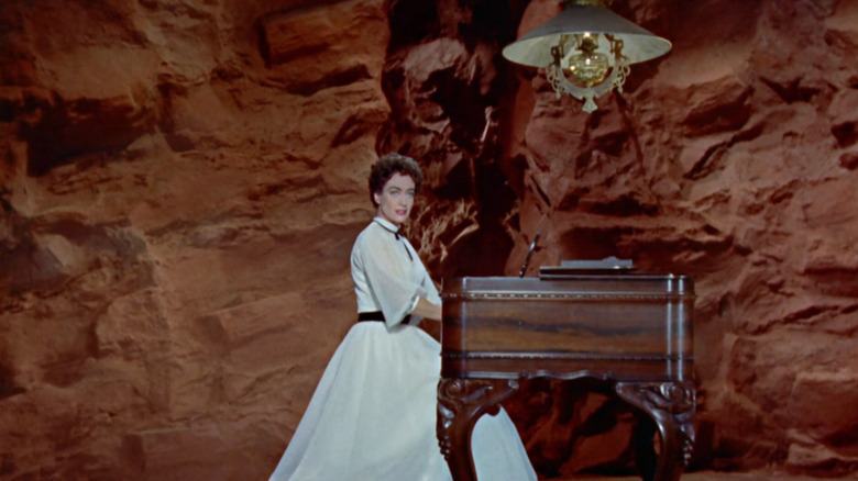 Johnny Guitar Joan Crawford white dress