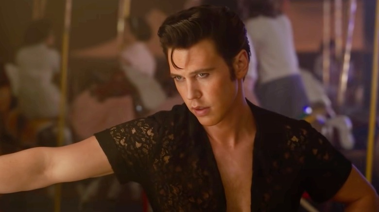 Austin Butler in Elvis