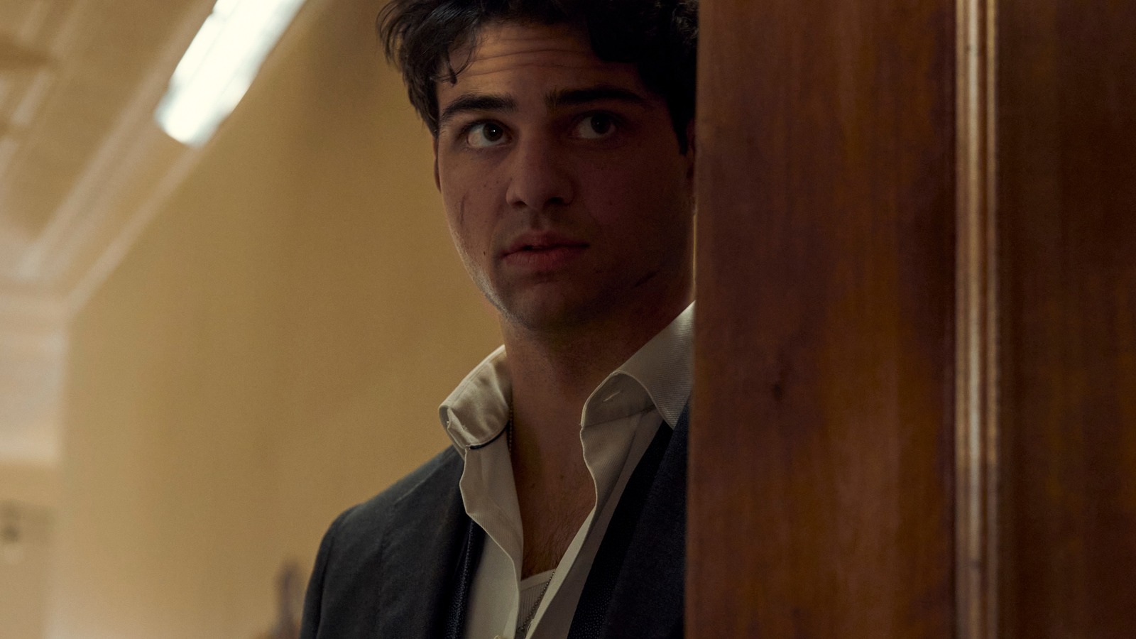 The Recruit Release Date, Cast, And More For Noah Centineo's New