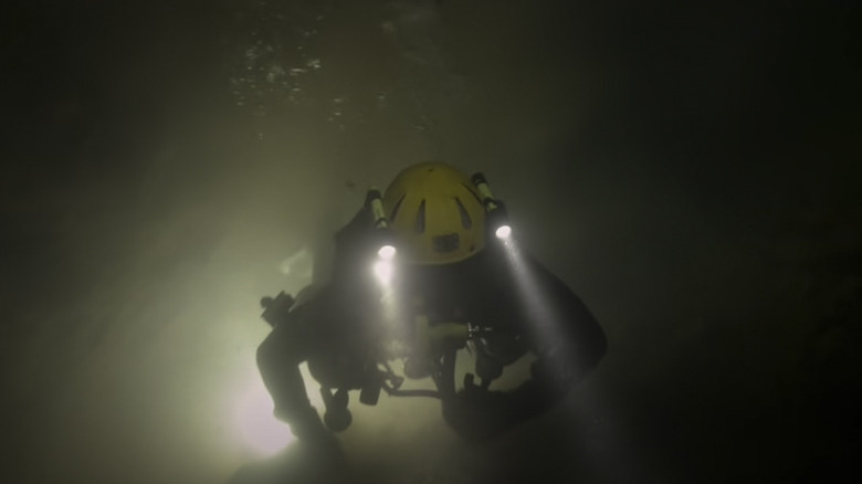 The Rescue diver underwater