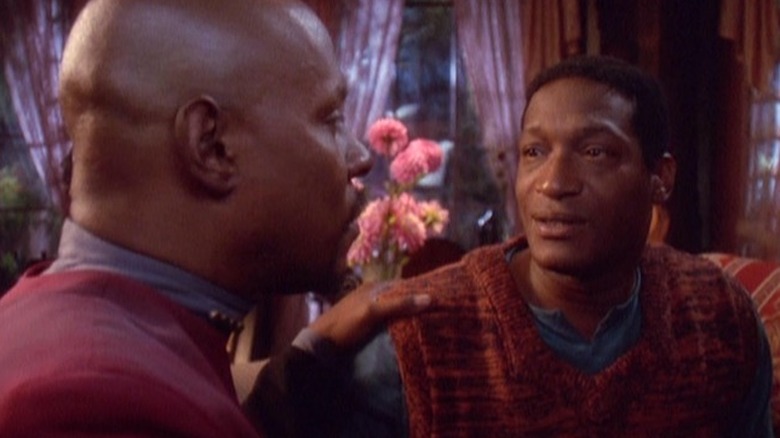 Ben Sisko and adult Jake Sisko together on Star Trek: Deep Space Nine