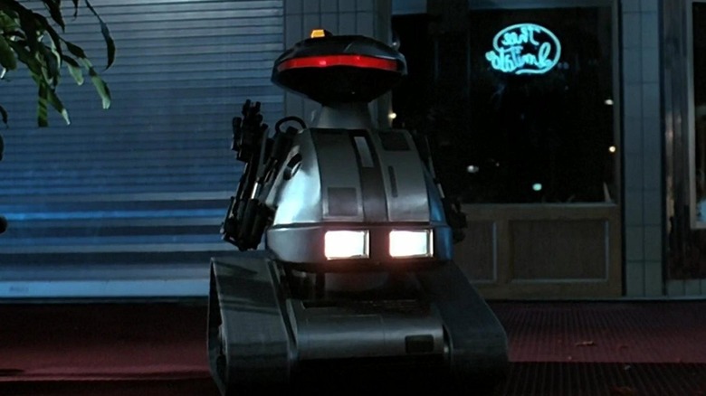 Killer security robots in Chopping Mall