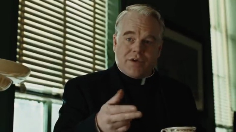 Philip Seymour Hoffman gesturing