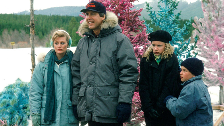 Beverly D'Angelo, Chevy Chase, Juliette Lewis, and Johnny Galecki stand outside a tree farm in a deleted scene from National Lampoon's Christmas Vacation