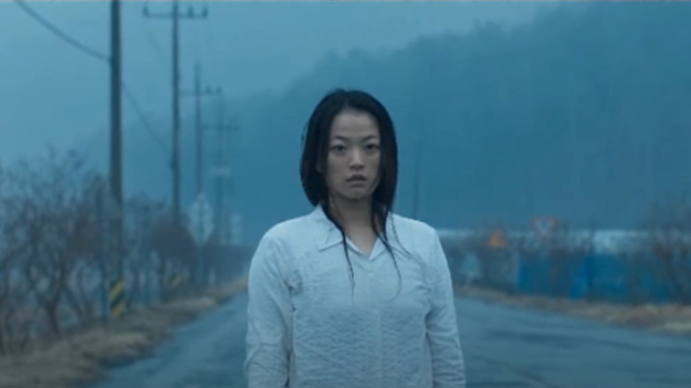 Chun Woo-hee on misty road